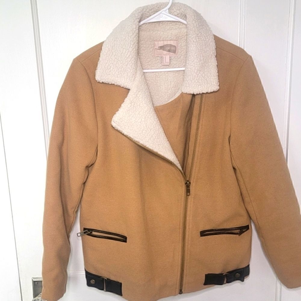 Forever 21 warm and cozy sherpa lined jacket! Like new!